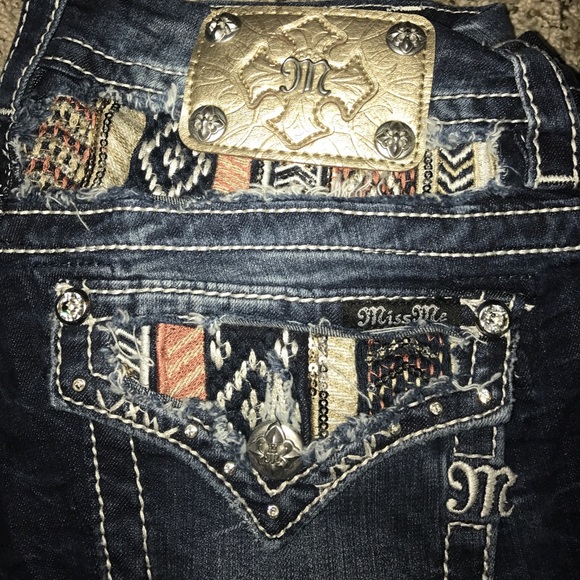 Miss Me Signature Skinny denim. - Picture 2 of 4